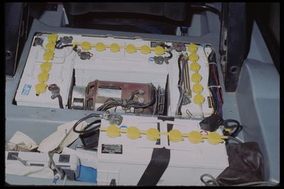 48 Volt Umbau Blei
Der 48 Volt umbau nach alter Art mit 4 x 12V 100 Ah Bleibatterien. Leider sauschwer, hat aber lange Jahre gut funktioniert, mit jährlich zu wechselnden Akkus. 

Diese schwere Lösung gehört der Vergangenheit an.
