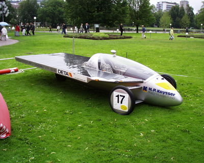 Helix vor dem Stuttgarter Landtag 2000
