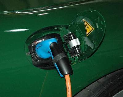 Ruf Porsche mit neuem Mennekes Ladestecker
