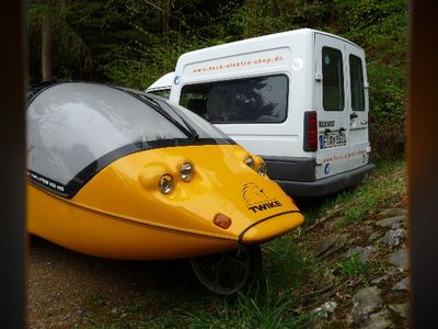 Lion-Twike und NiCd-Express
Solarmobil Rhein-Main Treffen 2009 auf der Brombachtalhütte.

