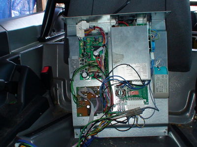 HF-Lader
HF-Lader mit Plattinen unter dem Sitz
