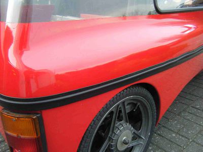 nur das Oberteil ist beklebt,rechts
