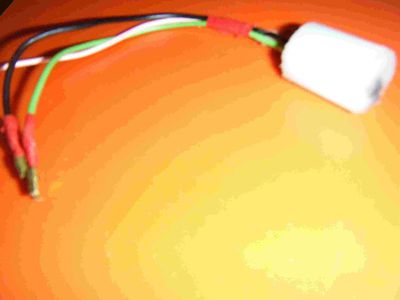 Mit Heizkleber "vergossener" Hallgeber
