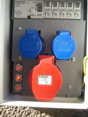 DSK Halle 1/2 ; neue Bauart mit Phasenkontrollleuchten
