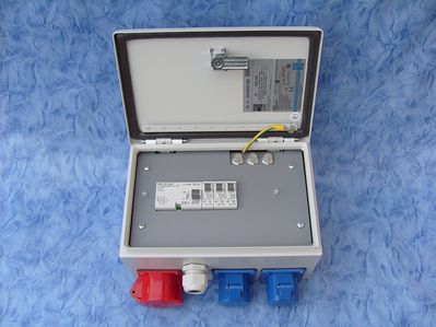 frisch vom Kistenmacher: D20 Norm mit aussenliegenden Anschlüssen
Keywords: DSK Drehstromliste Drehstromkiste