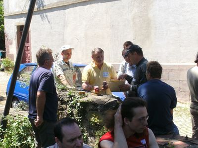 hier gibt es EL Bausätze
