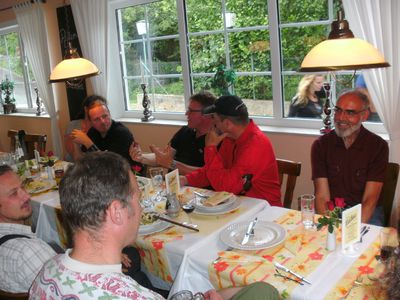 Waldhaus 9.7.11
Essen kommen...
