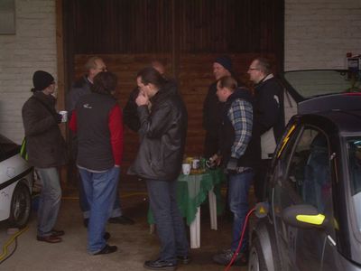 Berg.Hof 10.12.11 / Weihnachtsabsacker
frisch wars unter der Remise
