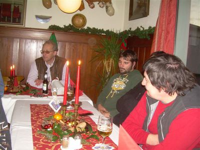 Berg.Hof 10.12.11 / Weihnachtsabsacker
Raktetentreibwerk vom Satelit am EL war das Thema...
