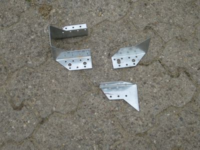 Beschlag aus Baumarkt, Original und für KEWET vorbereitet 
