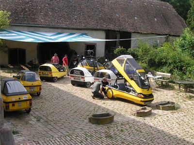 Der Preis für den Sieg: Reifengummi vom feinsten klebt für 100te km
