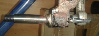 neue Vorderachse CityEL eingelötet
Aufgrund eines Anpassungsfehlers muss die neue Achse eingelötet werden
Keywords: Vorderachse City EL Reparatur Ersatzteile