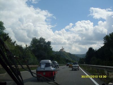 Am Rhein entlang
Fahrimpressionen Richtung Süden.
Keywords: Waldmühle 2010 Impressionen Tour Fahrt