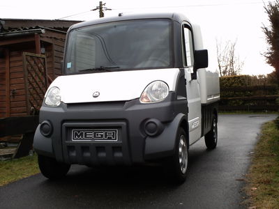 Mega Multitruck
Hier der Mega vom Multimegatrucker. Noch mit Blei im Hintern :-)
Keywords: Aixam Mega Multitruck