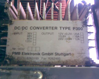 DC/DC Wandler
DC/DC Wandler von unten fotografiert mit seinen Daten.
Keywords: DC/DC Wandler