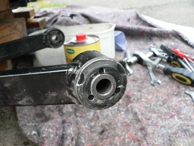 Querlenkergummis
Die eingebauten neuen Gummis
Keywords: Querlenkergummis