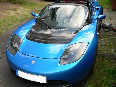 Tesla von vorne
Tesla von vorne
Keywords: Tesla