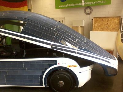 Der Bo-Cruiser... die Solarzellen wurden recycled um den Solarworld GT damit bekleistern zu können...
