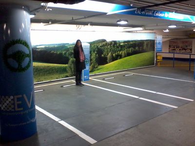 Parkplätze stehen seit Oktober 2010 leer
Ladestation in Leverkusener Parkhaus
