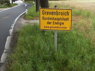 Energie-Stadt Grevenbroich
Sieht ja von Vorn betrachtet sehr idyllisch aus...
