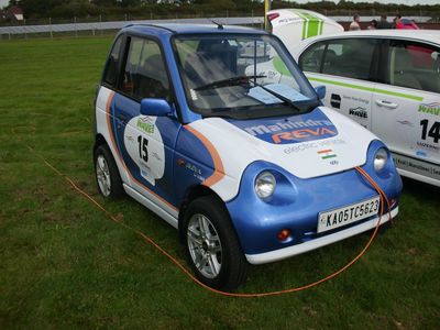 Reva Lion
mit echtem indischen Kennzeichen
