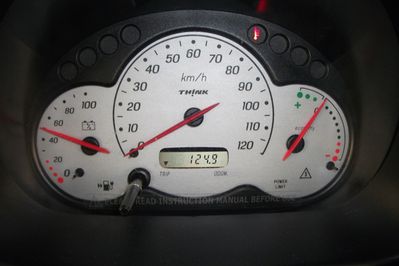 Zwischenladen? Nein danke! Super Reichweite im Think auf der Euregiotour.
Satte 125 km und gerade halb leer. 28 KWh Zebra Akku machts möglich. Ein Leaf wäre schon lange leer, I-MiEV und Co wären kurz vorm Ende :-D
gemessener Durchschnittsverbrauch 13,9 KWh/100km
