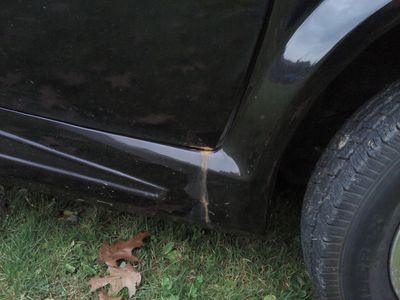 Rostig
Rost an allen Ecken, das Auto ist kein Jahr alt ! lol
