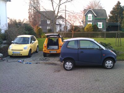 Th!nk recharge area on BKK / Berg.Hof 10.12.11 / Weihnachtsabsacker
Zebra Think Gen2, die beiden anderen sind Lithium Thinks Gen1.
