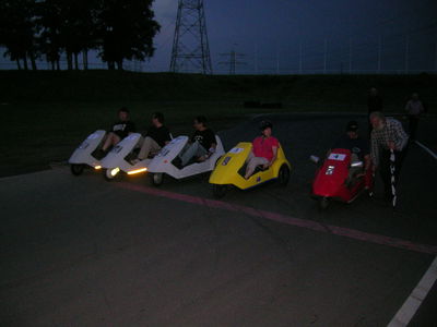 Start zum Transpiraton-Race - nur mit Pedalantrieb. Jens springt freundlicherweise für Ben ein, der durch das vorhergehende Speed-Race (für ihn ohne Motor) übertrainiert war.

